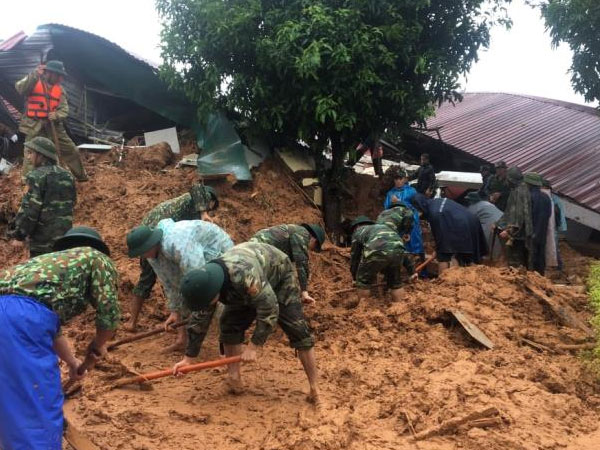 Hiện trường sạt lở đất, nghi vùi lấp hơn 20 cán bộ, chiến sĩ sư đoàn 337 ở Quảng Trị
