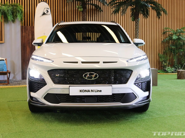 Chi tiết Hyundai Kona 2021 ngoài đời thực: Bóng bẩy hơn, đối thủ thực sự của 'hiện tượng' Kia Seltos sẽ sớm về Việt Nam