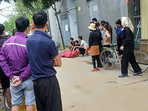 Bắc Giang: Phát hiện vợ cùng người đàn ông lạ trong phòng trọ, chồng vác dao truy sát khiến 2 người thương vong