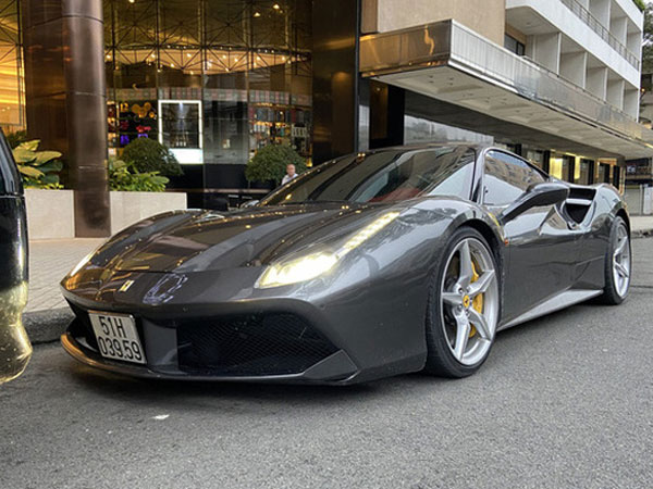 Ferrari 488 GTB được đồn đoán là của nữ doanh nhân chơi siêu xe khét tiếng một thời ra biển số mới