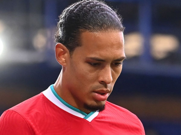 Từ khi sang Liverpool, Van Dijk chỉ nghỉ đúng 18 ngày