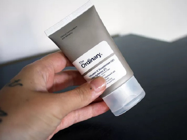 Dùng serum Vitamin C giá 300k của The Ordinary, làn da của nàng BTV đã 'lên hương' thấy rõ
