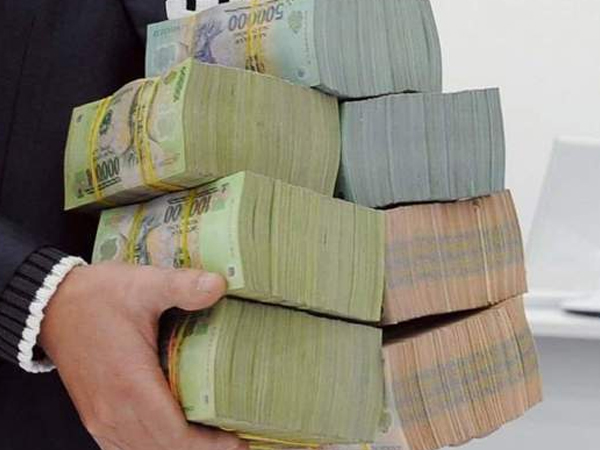 Ngân sách hụt thu trăm ngàn tỷ, nhiều tỉnh vẫn chi tiền sai quy định