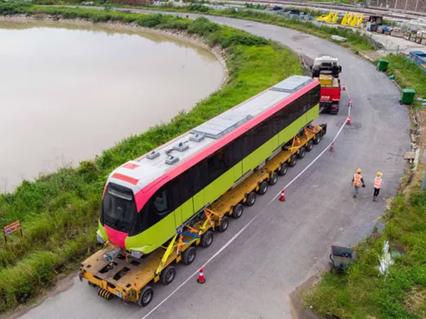 Video ảnh: Cận cảnh đoàn tàu đường sắt bằng hợp kim nhôm do Pháp sản xuất về đến Hà Nội