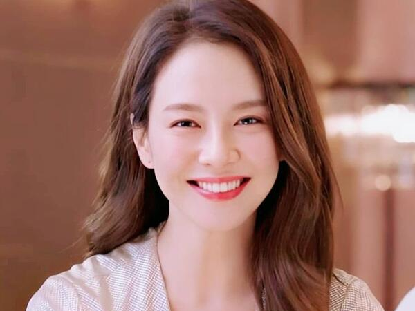 Kết quả bình chọn 'AAA 2020' ngày 6 bảng nữ: Song Ji Hyo đánh bại cả Son Ye Jin lẫn Suzy