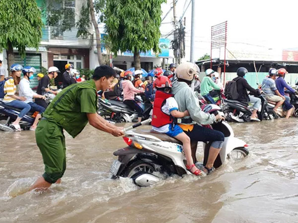 CLIP: Triều cường khủng khiếp ở Cần Thơ