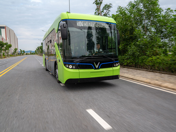 Cận cảnh chiếc xe buýt điện đầu tiên tại Việt Nam
