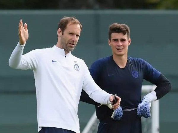 Bất lực với Kepa, Chelsea điền tên.. Petr Cech vào danh sách thi đấu