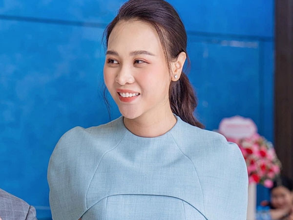 Đàm Thu Trang khoe thân hình hoàn hảo hậu sinh con