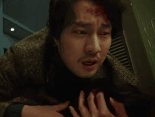Tái xuất sau kết hôn, So Ji Sub gây sốc với hình ảnh xuống sắc, râu ria già nua trong phim đóng cùng mỹ nhân đẹp nhất thế giới