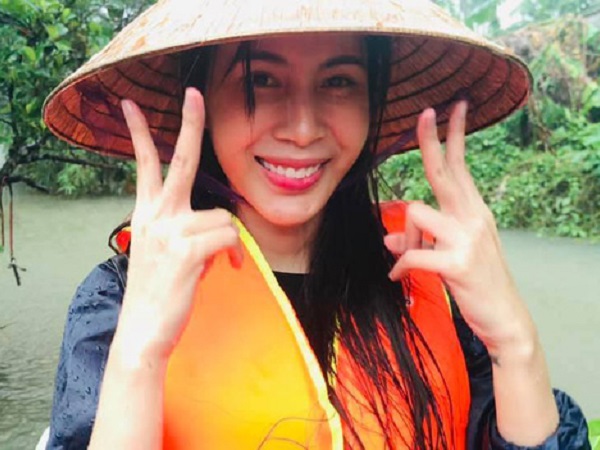 Công chúng xôn xao việc Thuỷ Tiên xin trích quỹ cứu trợ miền Trung giúp 200 người lao động Việt, nữ ca sĩ có động thái trấn an luôn và ngay