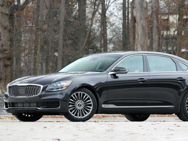 Kia K900 - đối trọng mới của S-Class - bất ngờ xuất hiện tại Đông Nam Á