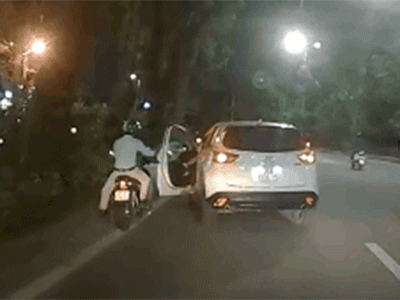 CX5 nghi đâm ngã 2 xe máy rồi bỏ chạy, người đàn ông đuổi theo bị tài xế vung gậy đập đầu