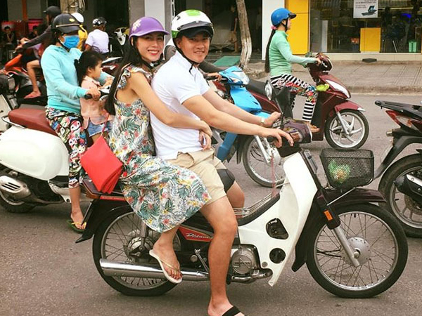 Bất ngờ với lối sống của Thủy Tiên bên trong căn biệt thự triệu đô