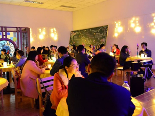 Cô gái đi xem mặt nhưng dẫn theo... 23 người ăn ké và cái kết khiến dân mạng xứ Trung dậy sóng