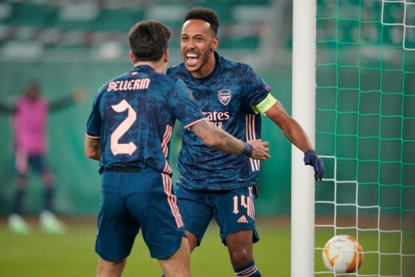 Arsenal nhọc nhằn thắng ngược trong ngày ra quân ở Europa League