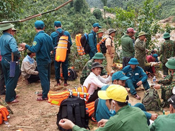 Tìm thấy thi thể 3 anh em ruột bị núi sạt lở vùi lấp ở Quảng Bình