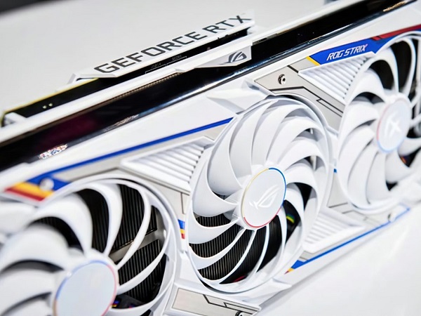 ASUS ra mắt card ROG STRIX RTX 3090 Gundam Edition màu trắng cực xịn, giá gần… 60 triệu đồng