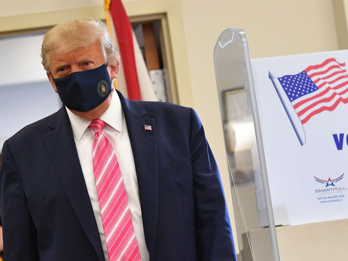 Tổng thống Mỹ Donald Trump đi bỏ phiếu sớm tại Florida