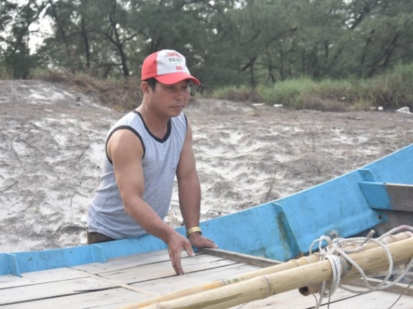 Nghe ngư dân kể chuyện dùng những chiếc thuyền nan vào vũng lũ cứu người