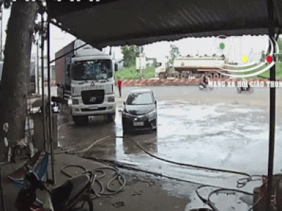 Video: Không va chạm, tài xế ô tô 4 chỗ vẫn chạy ra ăn vạ xe đầu kéo
