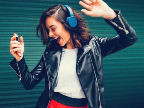 Hướng dẫn tìm tên bài hát chỉ bằng cách ngân nga với công cụ chính chủ của Google