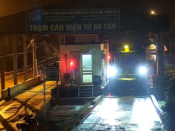 Người dân dừng chặn xe vào bãi rác lớn nhất Hà Nội