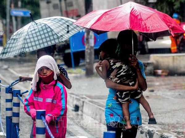 Bão Molave đổ bộ vào Philippines, gần 9.000 người sơ tán
