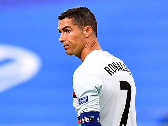 Bộ trưởng Thể thao Italy lại tấn công Ronaldo