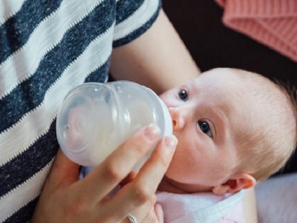 Trẻ bú bình nuốt 1,6 triệu hạt vi nhựa mỗi ngày - nghiên cứu khiến bố mẹ 'rụng rời': Chuyên gia Việt lên tiếng