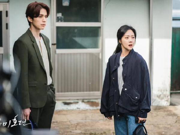 4 lý do khiến Bạn Trai Tôi Là Hồ Ly 'rớt giá': Đôi chính yêu đương gượng gạo, Lee Dong Wook y hệt thời Goblin