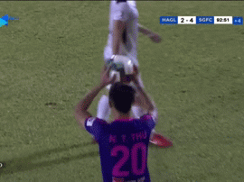 BTC V.League đề nghị phạt nghiêm hậu vệ Sài Gòn FC ném bóng vào mặt Hồng Duy