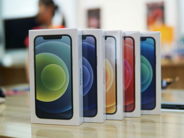 Loạn giá iPhone 12 và 12 Pro