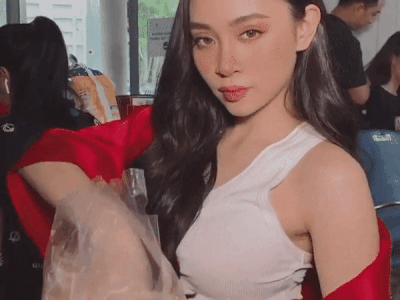 Trộn bánh tráng phong cách thí sinh thi Hoa hậu, quan trọng nhất vẫn là đẹp