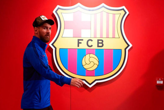 Chủ tịch Barca từ chức, Messi sẽ đi hay ở lại?