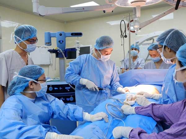 Hút 6kg mỡ thừa để lấy lại vóc dáng cho cô gái 22 tuổi