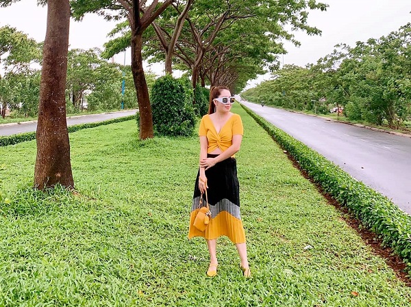 Cô nàng hút gần 4K like vì 'nghiện' màu vàng, bộ sưu tập khiến dân tình 'choáng'
