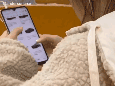Nữ sinh 'chơi trội' mua siêu xe online qua mạng không cần nhìn giá, bỏ hơn 9 tỷ đồng thanh toán trong 1 nốt nhạc khiến dân mạng giật mình
