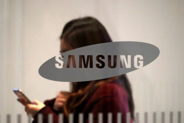 Samsung xin được giấy phép cung cấp màn hình cho Huawei