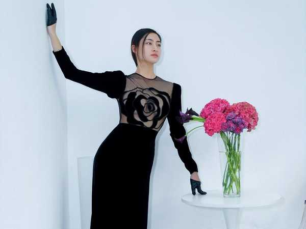 Hoa hậu Lương Thùy Linh lần đầu diện váy xuyên thấu, khoe ngực táo bạo