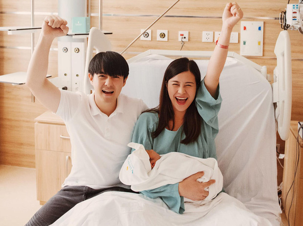 Đông Nhi tung trọn khoảnh khắc sinh nở bên Ông Cao Thắng, viết tâm thư hé lộ điều hối tiếc không thể thực hiện khi con chào đời!