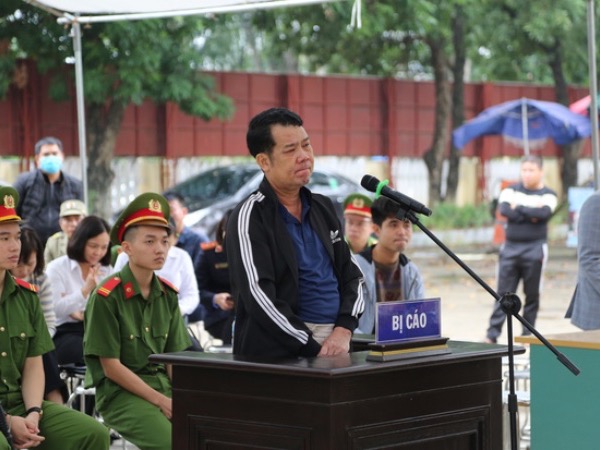 Tuyên án 18 tháng tù đối với giám đốc rút súng dọa 'bắn vỡ sọ' người đi đường ở Bắc Ninh