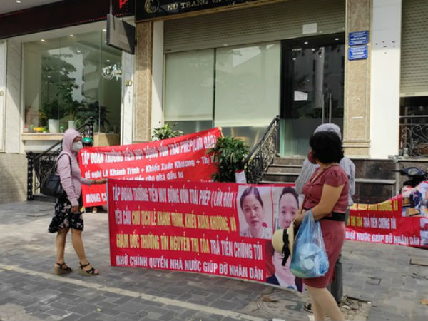 Hà Nội: Hàng trăm người già kiệt quệ vì góp vốn cho 'tập đoàn hứa hão' kéo đến văn phòng tìm ông chủ