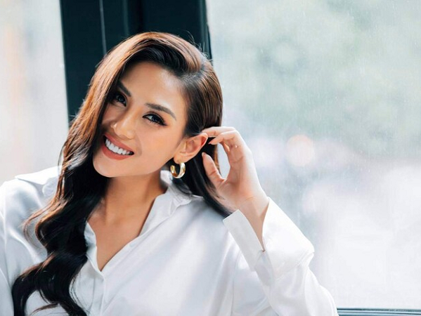 Võ Hoàng Yến dịu dàng bất ngờ trong bộ ảnh đón tuổi mới