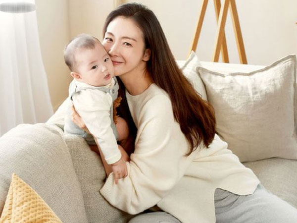 'Nữ hoàng nước mắt' Choi Ji Woo lần đầu lộ diện sau 5 tháng sinh con, nhan sắc và body khiến dân tình kinh ngạc