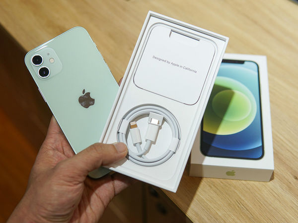iPhone 12 hàng 'xách tay' giảm giá