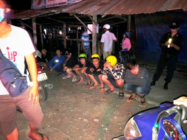 Khởi tố vụ án 'quái xế' tông thiếu tá CSGT nhập viện