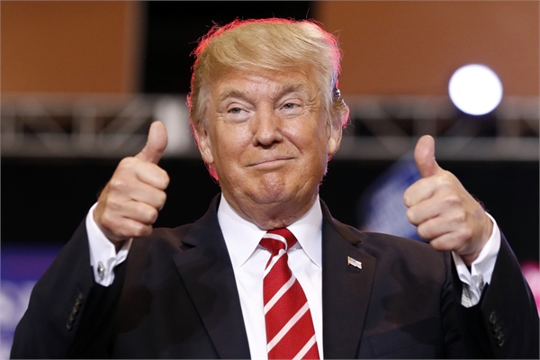 Tổng thống Donald Trump được xóa nợ 280 triệu đô la