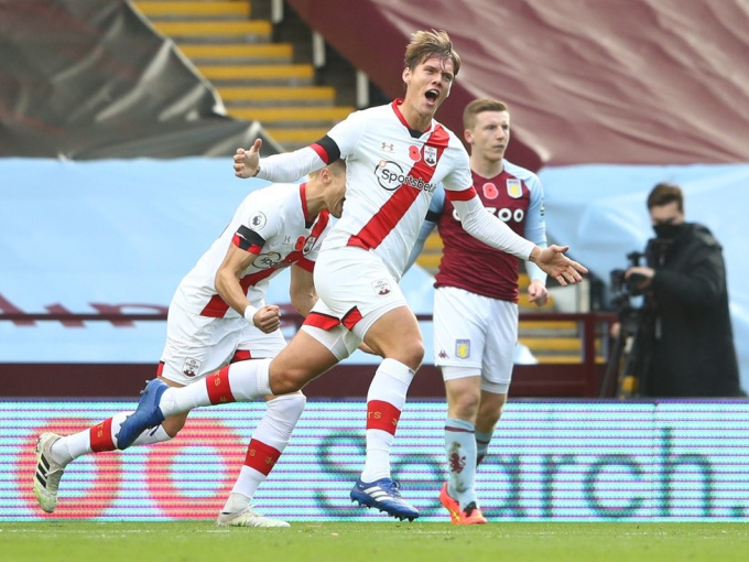 Southampton vào top 3 Ngoại hạng Anh