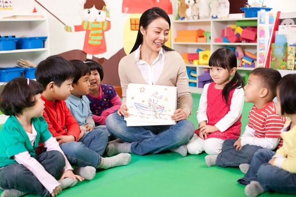 Bài tập hỏi 'nhà em có ô tô gì' và cách giải quyết 'bá đạo' của người mẹ